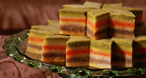 باقلوا چند لایه لوزی سوغات قزوین 